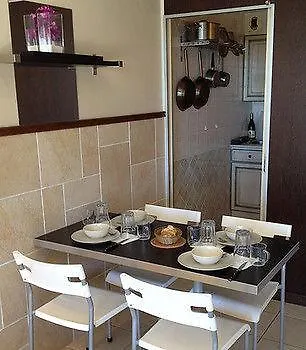 Hotel Et Studios Les Amandiers Saint-Raphael  Saint-Raphael (Var)