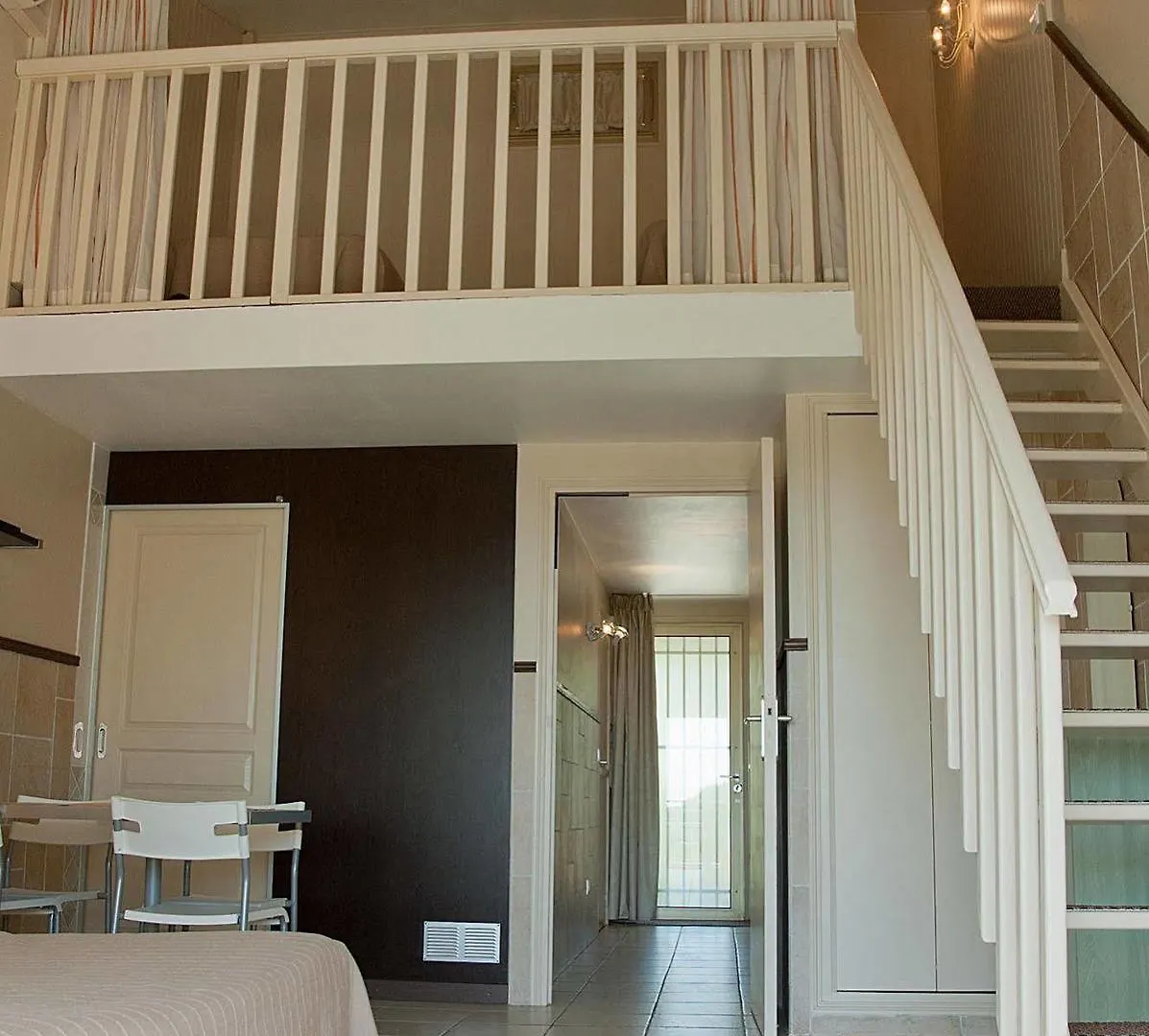 Hotel Et Studios Les Amandiers Saint-Raphael  France